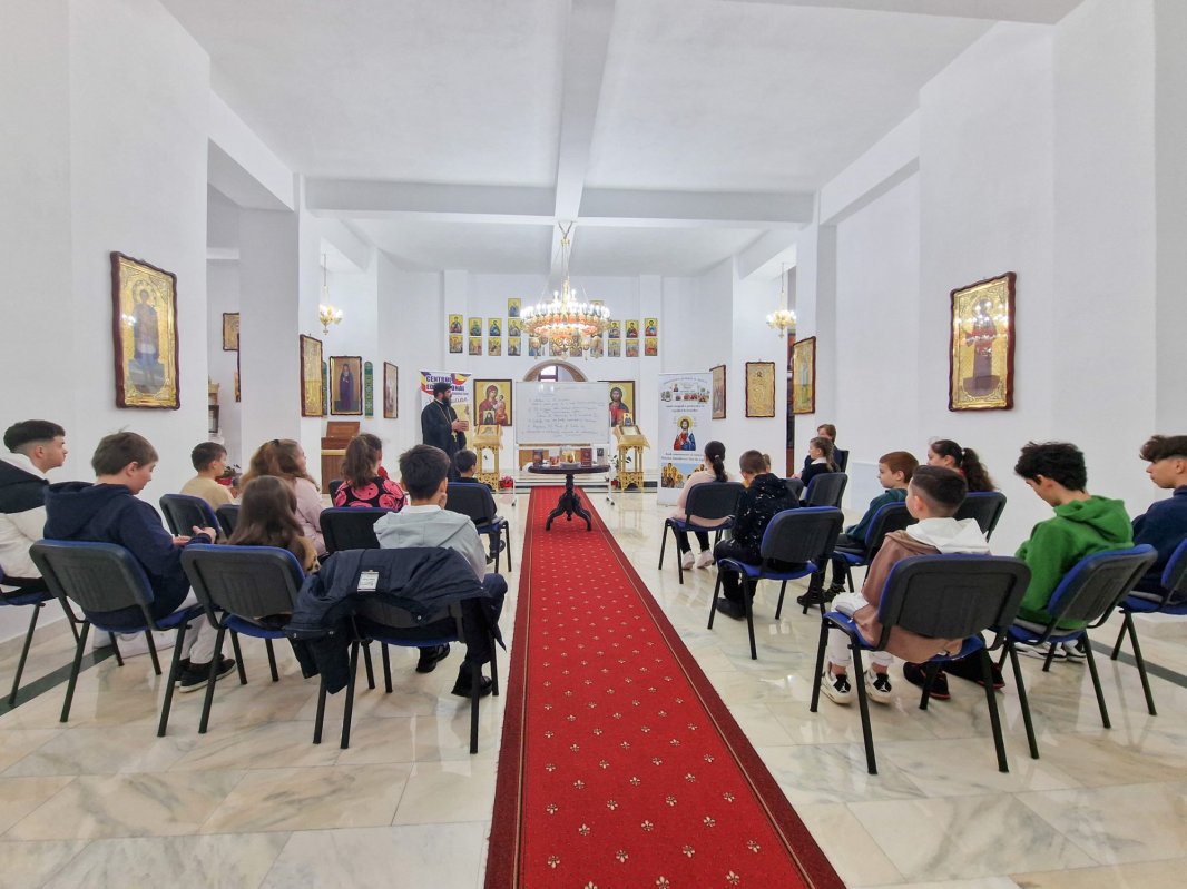 Activități catehetice la o parohie din Râmnicu Sărat 288070