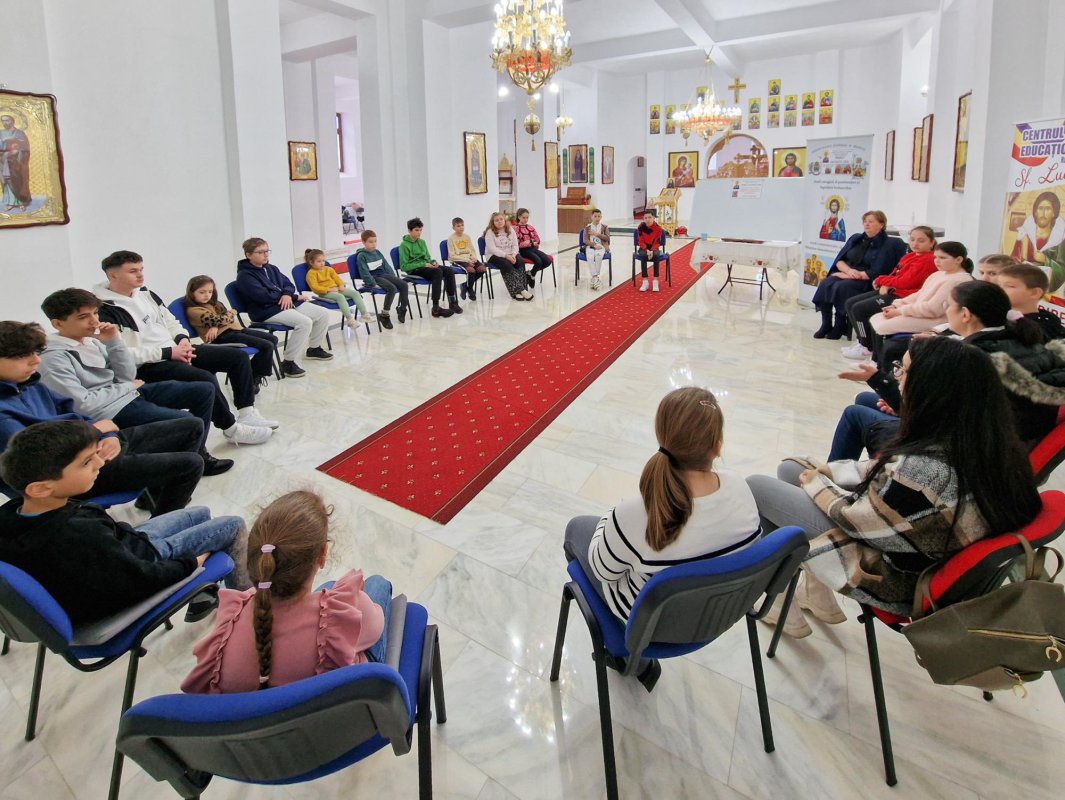 Activități catehetice la o parohie din Râmnicu Sărat 288074