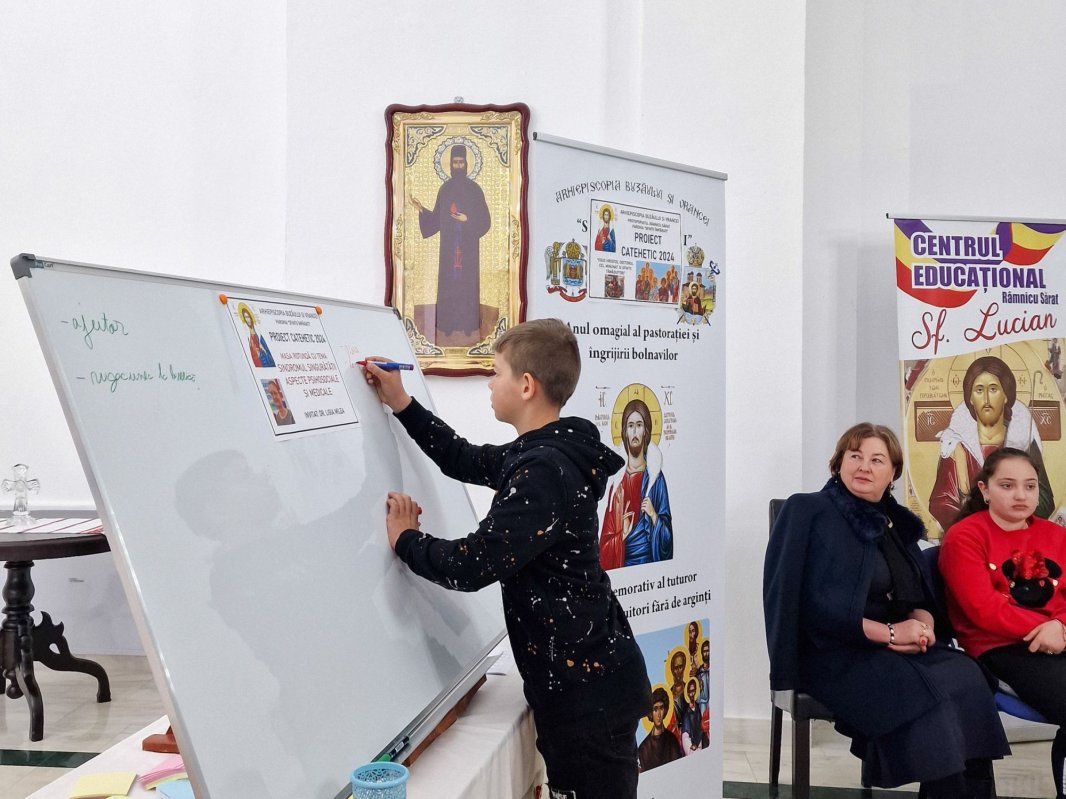 Activități catehetice la o parohie din Râmnicu Sărat 288075