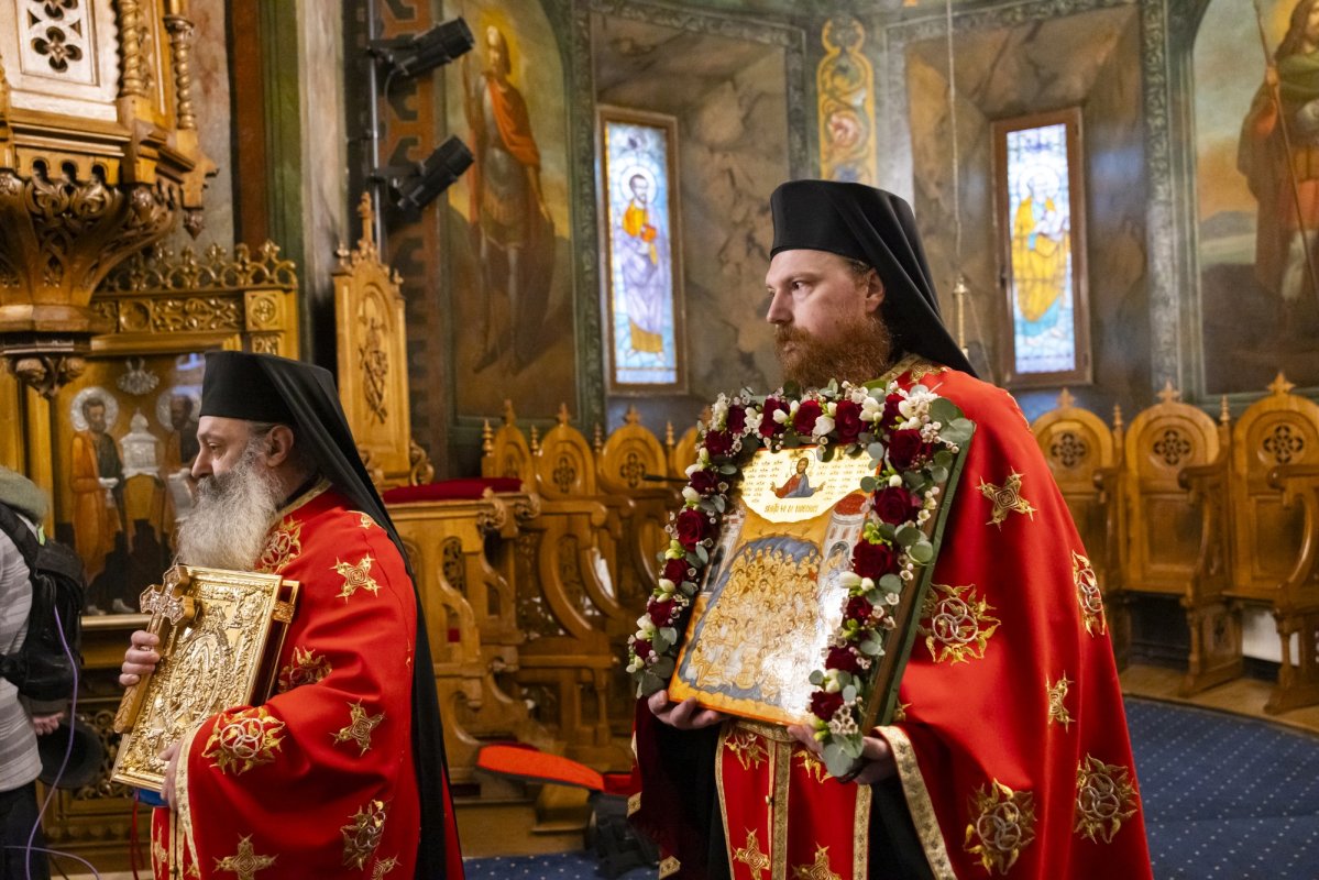 Procesiune cu moaștele Sfinților 40 de Mucenici la Mănăstirea Antim 288208