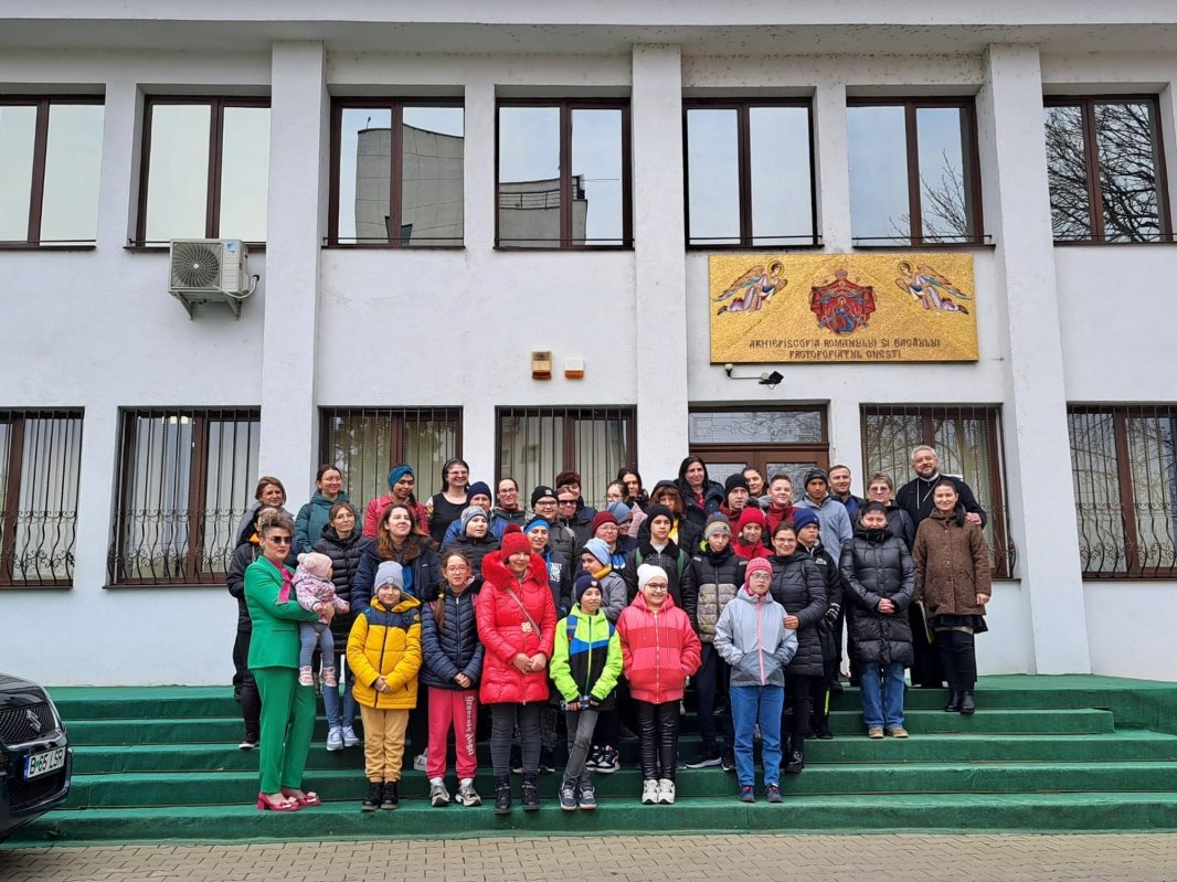 Rugăciune și cursuri de formare în sprijinul copiilor speciali la Onești 288109