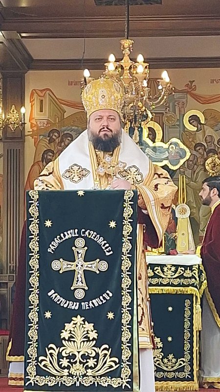 Binecuvântare arhierească pentru pelerinii de la Paraclisul Catedralei Naționale 288281