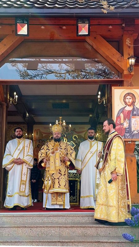 Binecuvântare arhierească pentru pelerinii de la Paraclisul Catedralei Naționale 288284