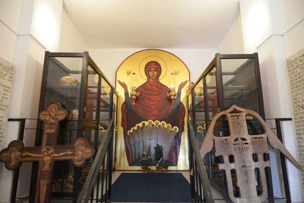 Comunismul, o „religie” împotriva lui Dumnezeu şi a oamenilor  287525