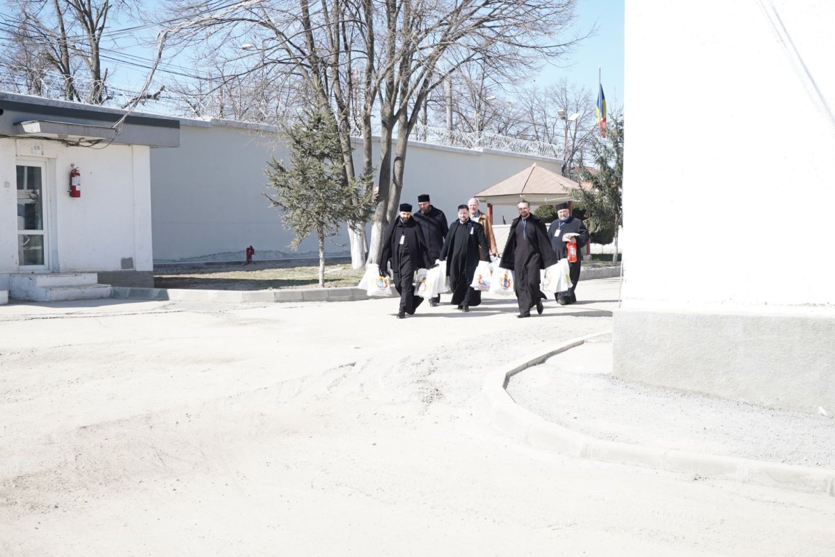 Hirotonie și fapte de milostenie în Eparhia Dunării de Jos  288351