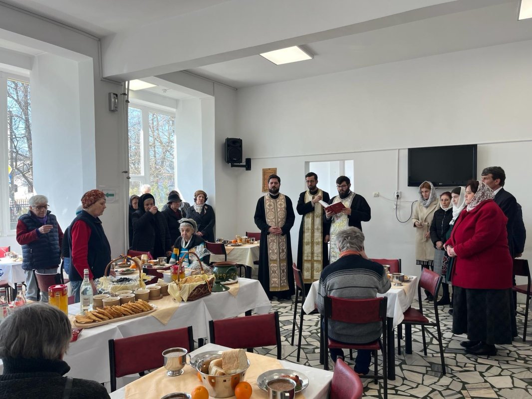 Hirotonie și fapte de milostenie în Eparhia Dunării de Jos  288352