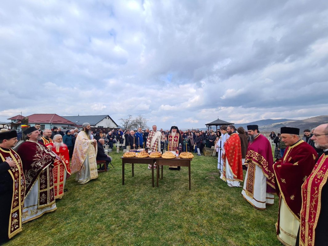 Hramul Mănăstirii „Sfinții 40 de Mucenici” - Memorialul Gherla 288327