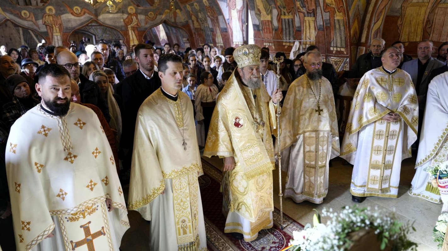 Pictura bisericii din Tohanu Nou, județul Brașov, a fost resfințită 288337