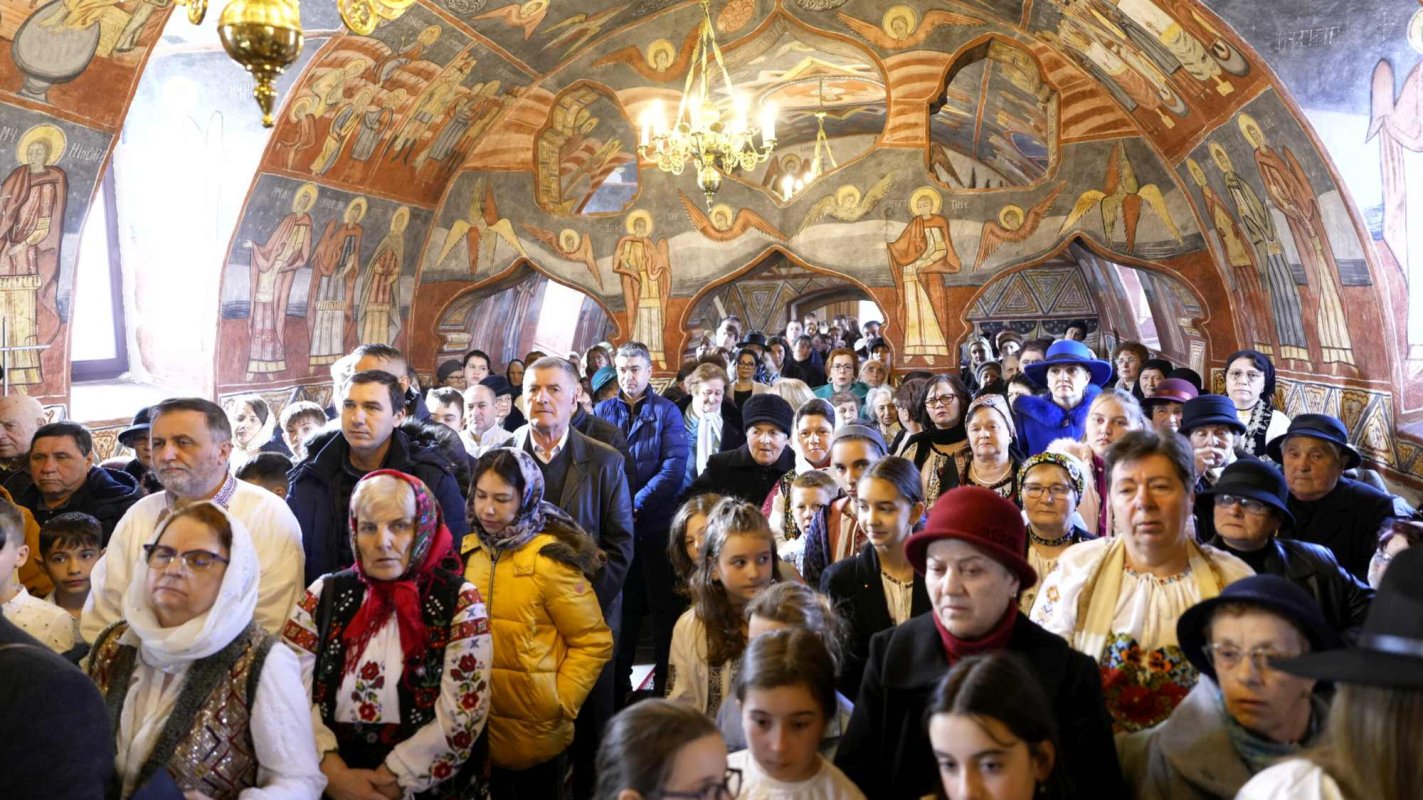 Pictura bisericii din Tohanu Nou, județul Brașov, a fost resfințită 288338