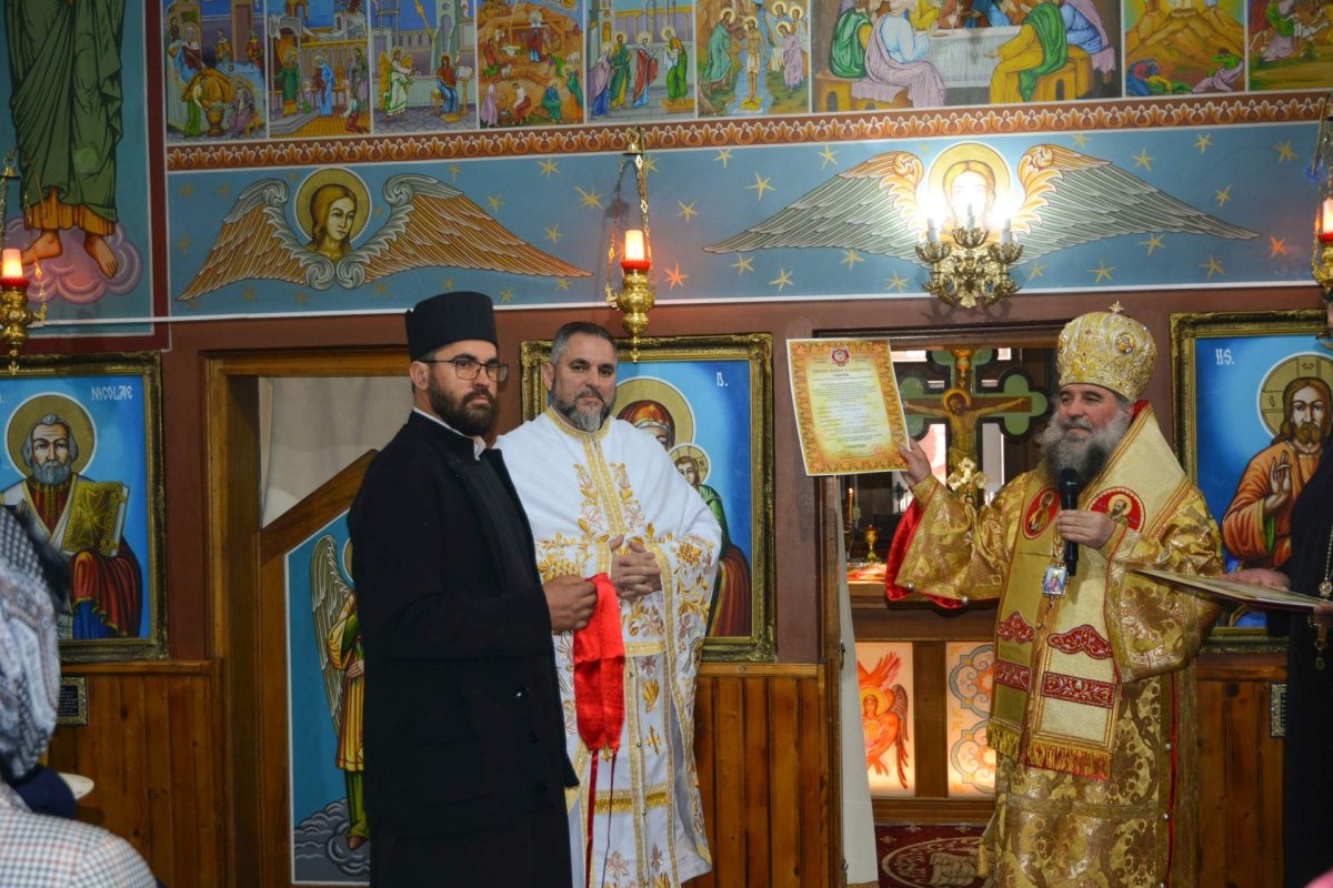 Popas de sfințire și slujire la o parohie din Olt 288362