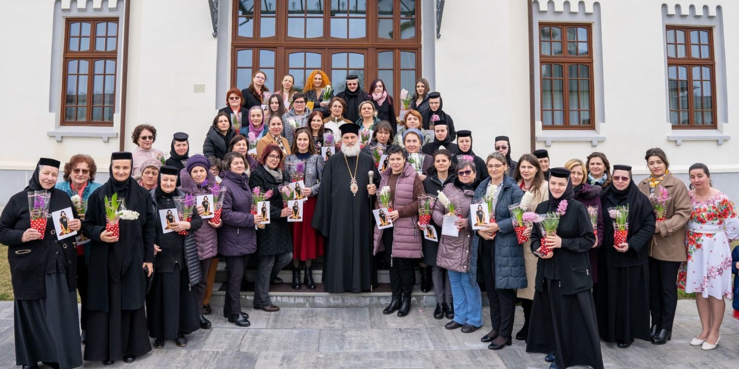 Sărbătorirea femeilor la Centrul eparhial din Roman 288346