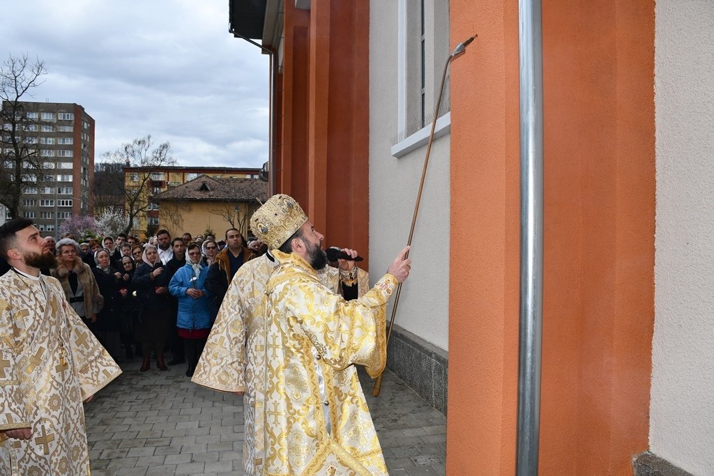 Sfințirea Bisericii „Sfinții Apostoli Petru și Pavel” din Reșița  288358