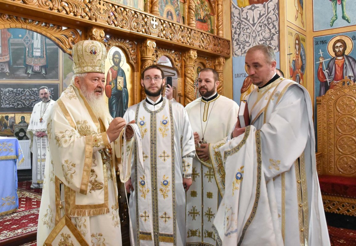 Binecuvântare arhierească în Parohia Cuzdrioara 288481