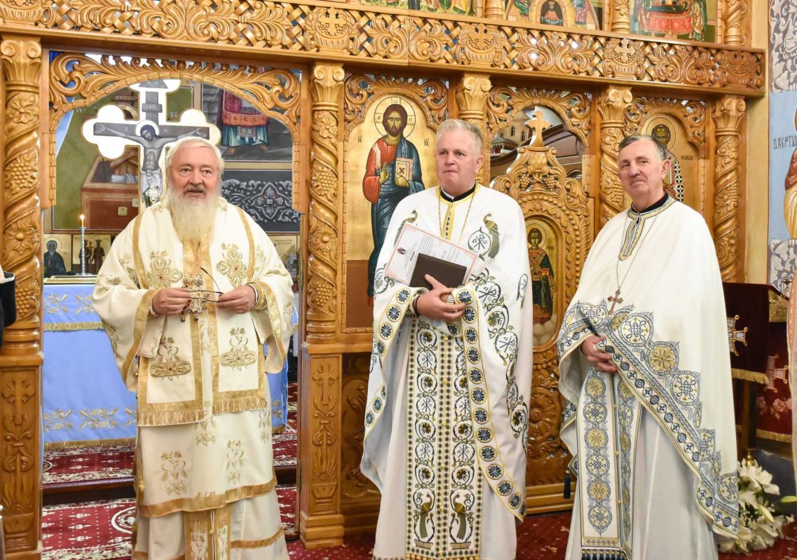 Binecuvântare arhierească în Parohia Cuzdrioara 288482