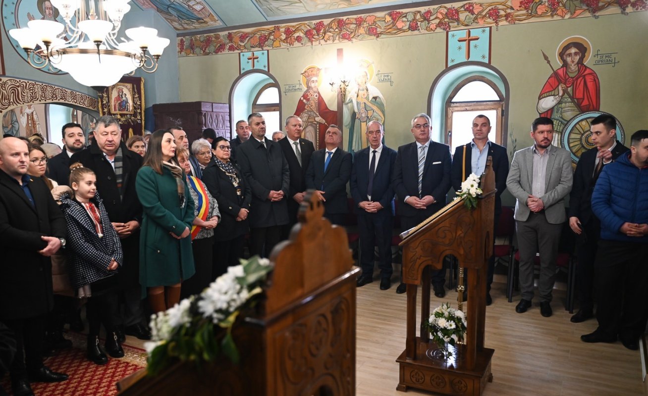 Biserica din satul hunedorean Cozia a fost resfințită 288477