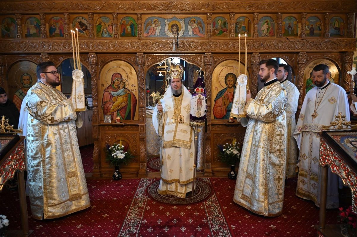Slujire arhierească în satul bihorean Izbuc  288484