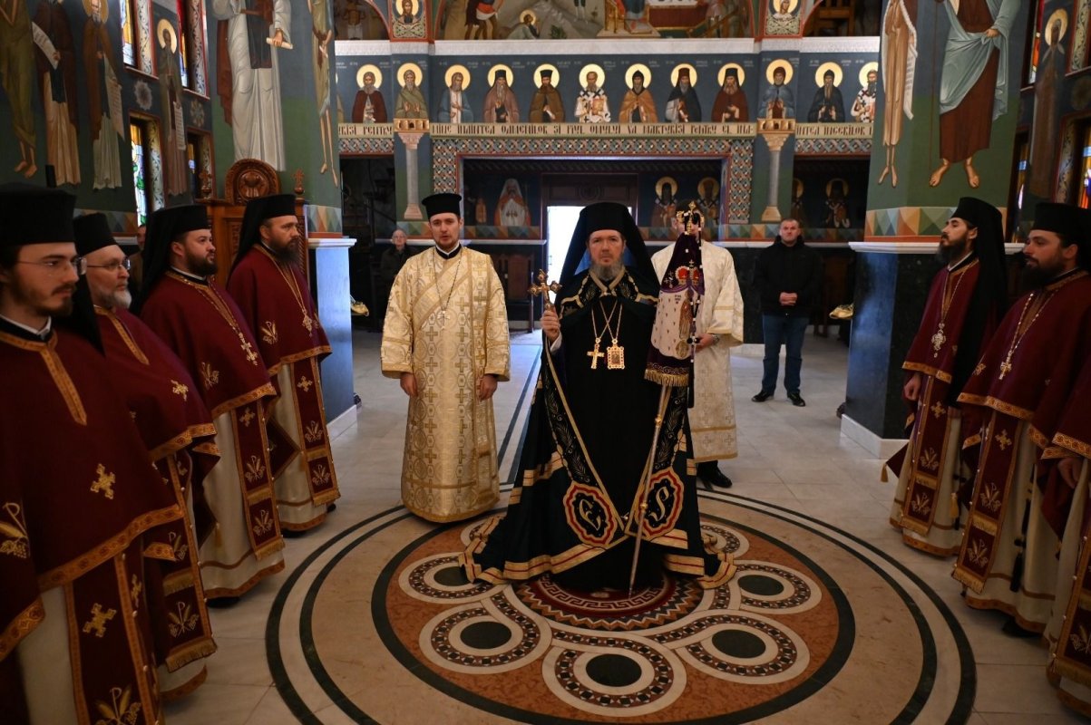 Slujire arhierească în satul bihorean Izbuc  288486