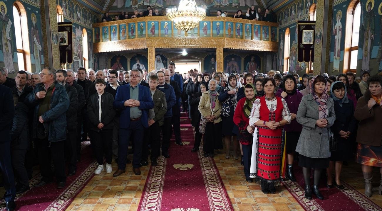 Binecuvântarea casei parohiale a Bisericii „Izvorul Tămăduirii” din Câmpeni 288600