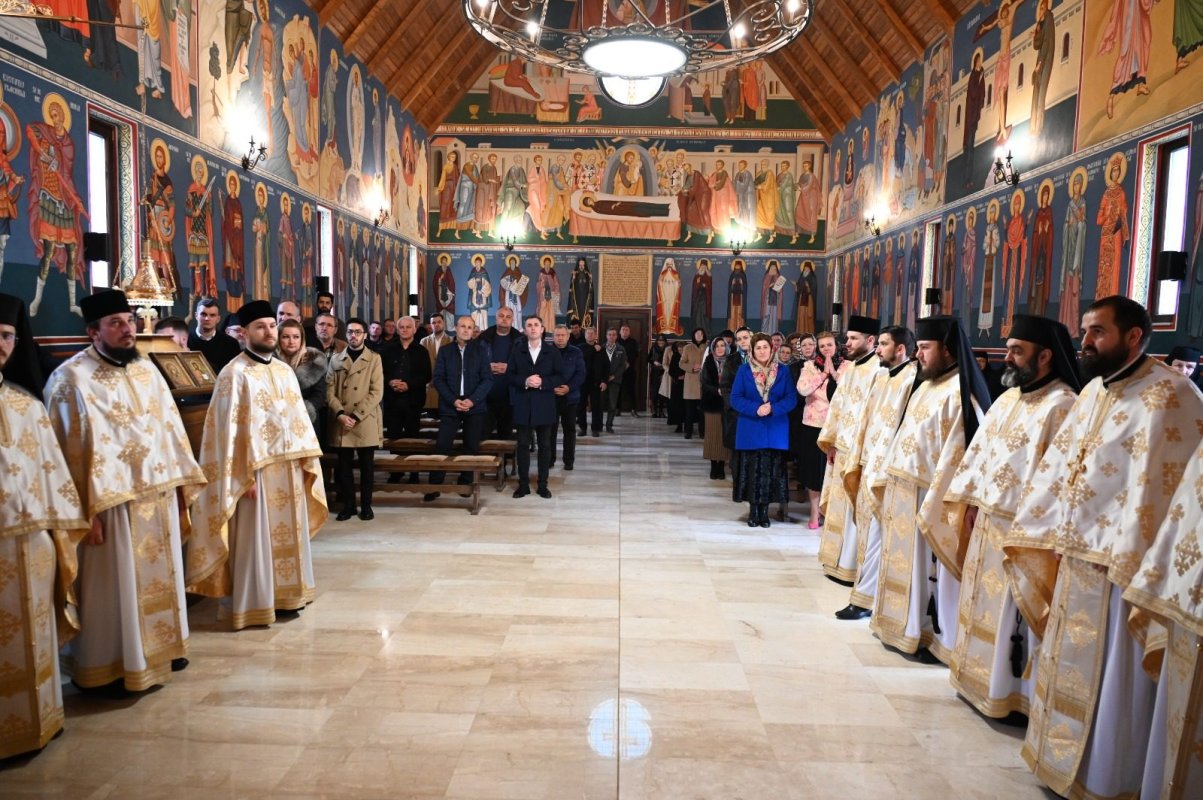 Pomenirea Sfântului Ierarh Sofronie al Ierusalimului la Mănăstirea Izbuc 288613