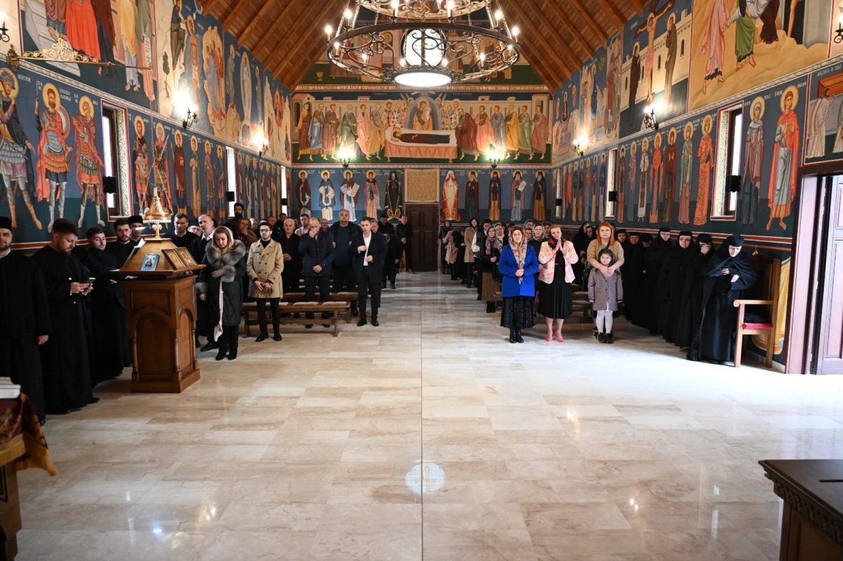 Pomenirea Sfântului Ierarh Sofronie al Ierusalimului la Mănăstirea Izbuc 288615