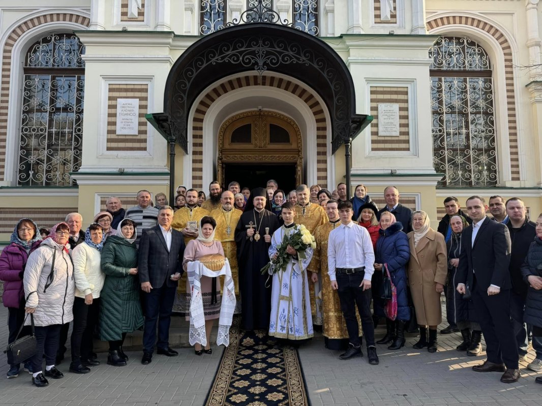 Parohia „Sfântul Ierarh Nicolae” din Chișinău în haină de sărbătoare 288722