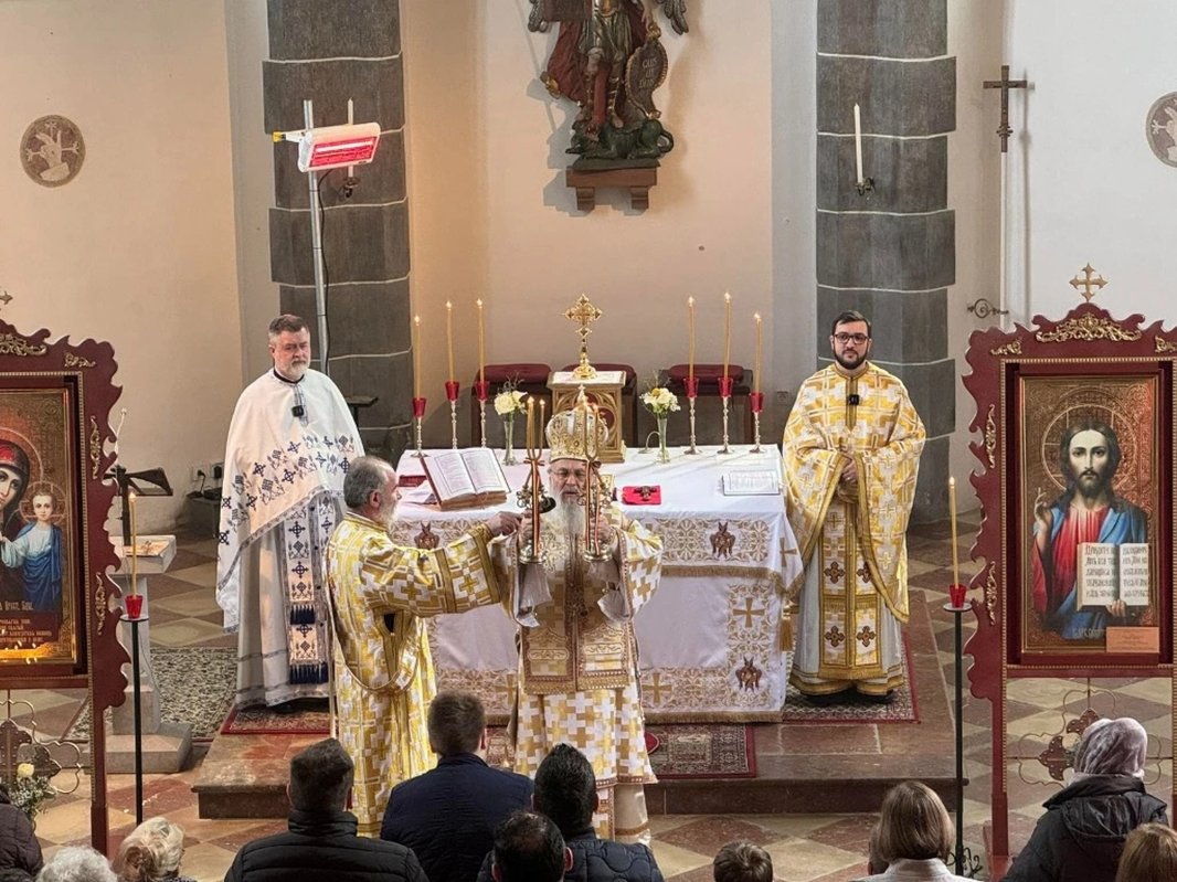 Popas de rugăciune la o parohie românească din Germania  288732