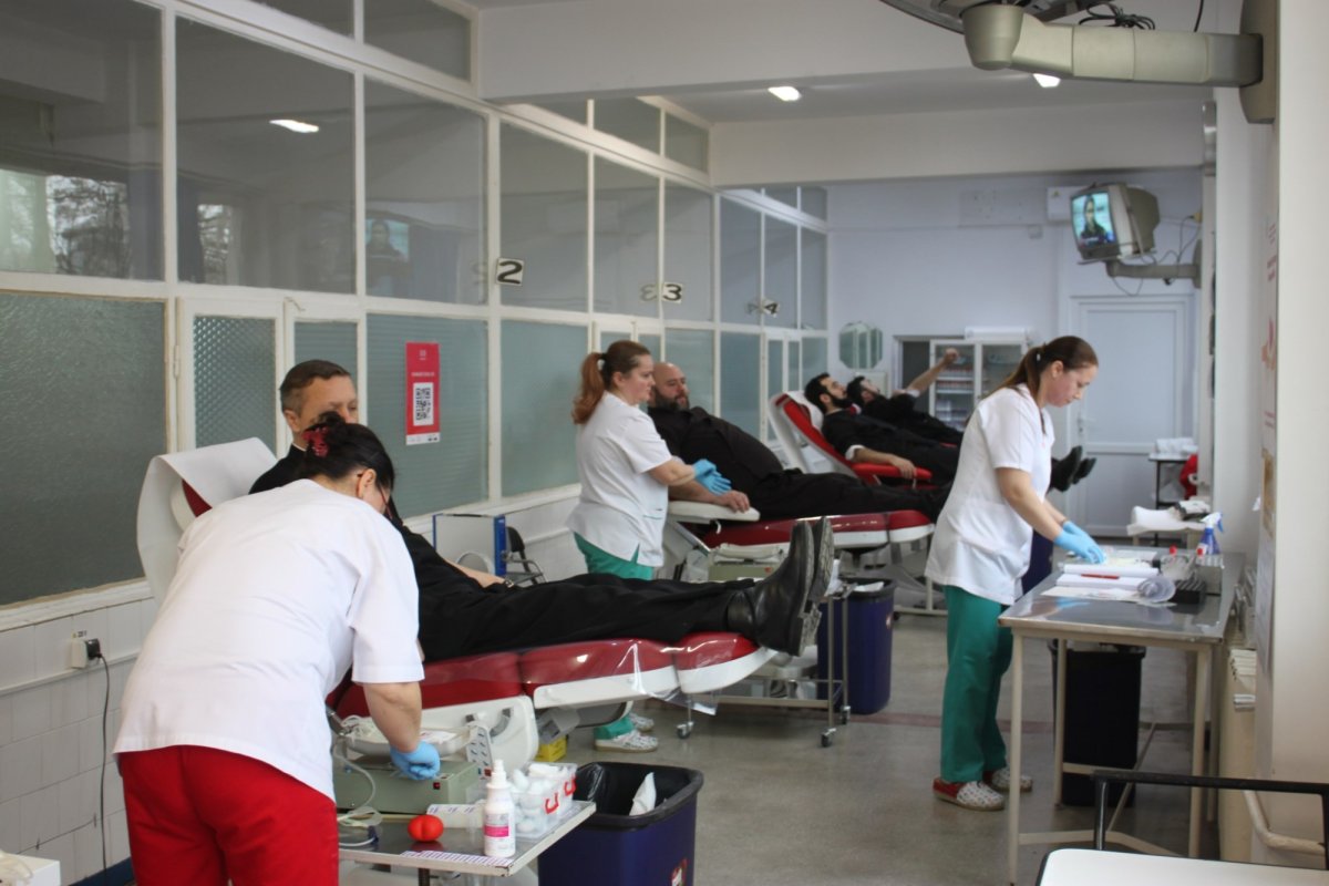 Preoţi şi credincioşi brăileni au donat sânge pentru semenii bolnavi 288737