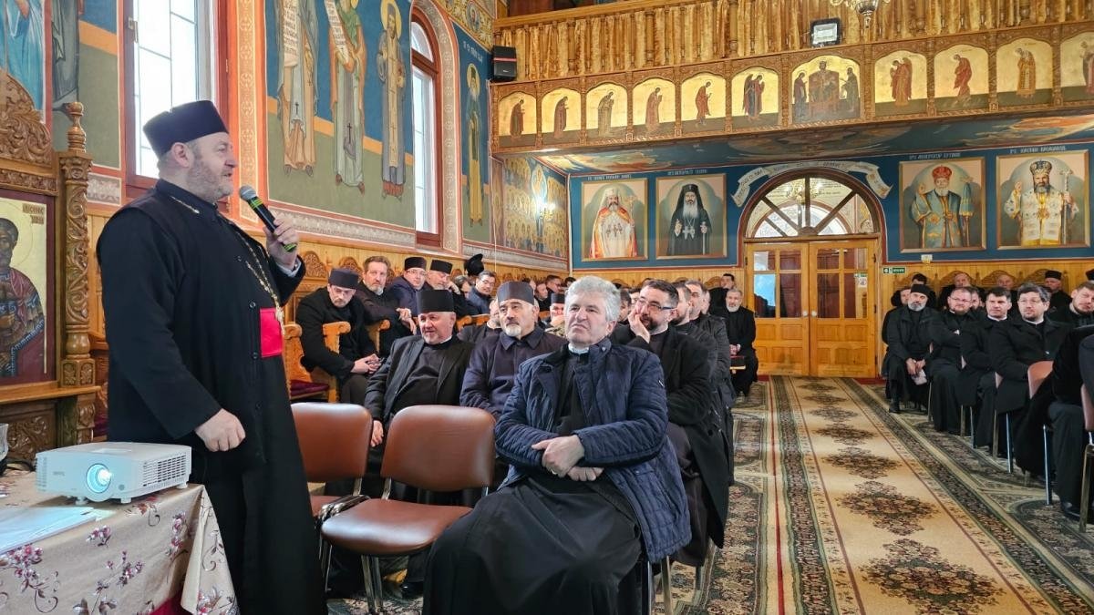 Ședință administrativ-pastorală în Protoieria Roman 288793
