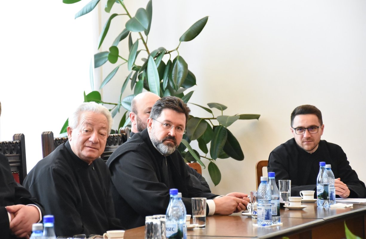 Ședință semestrială cu părinții protopopi  și membrii CAR din Eparhia Clujului 288787