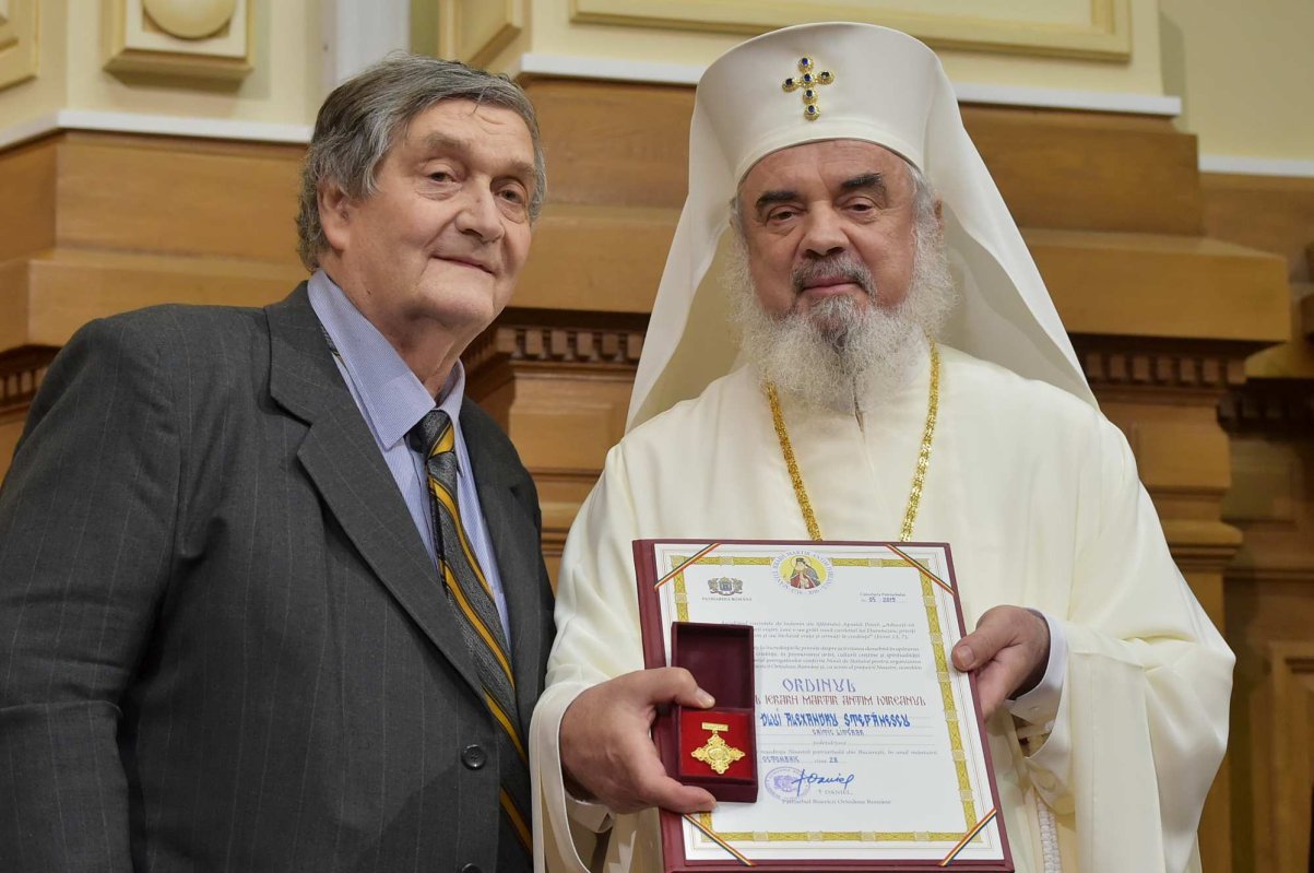 Alex Ștefănescu sau a trăi pentru a citi 288150