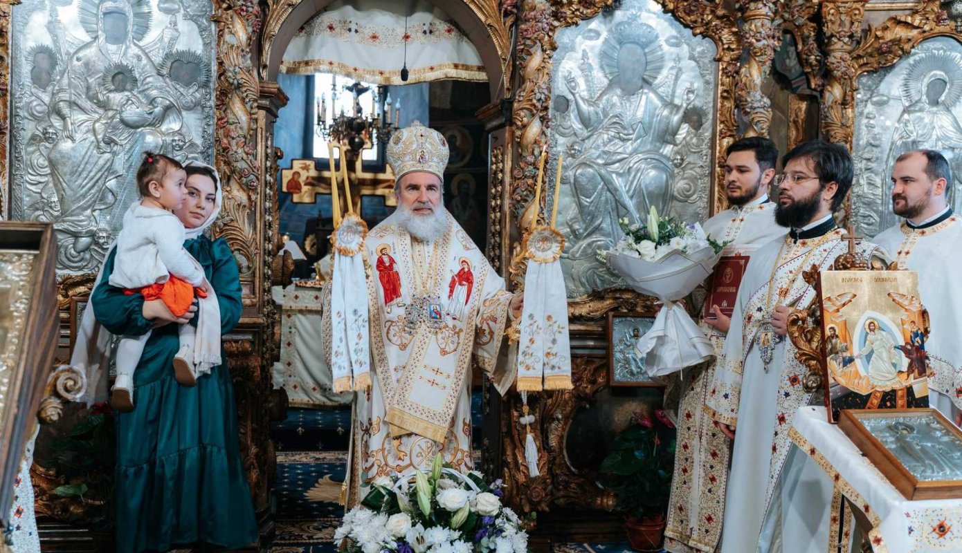 Două hirotonii în Duminica Lăsatului sec de brânză la Roman 288994
