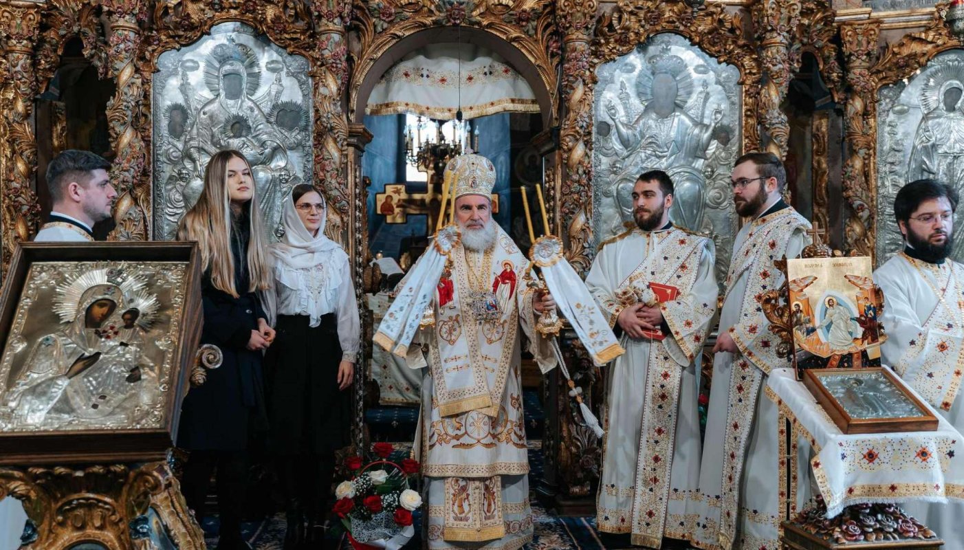 Două hirotonii în Duminica Lăsatului sec de brânză la Roman 288995
