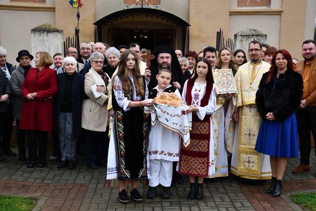 Moment de sărbătoare într-o comunitate din județul Caraș-Severin 289020