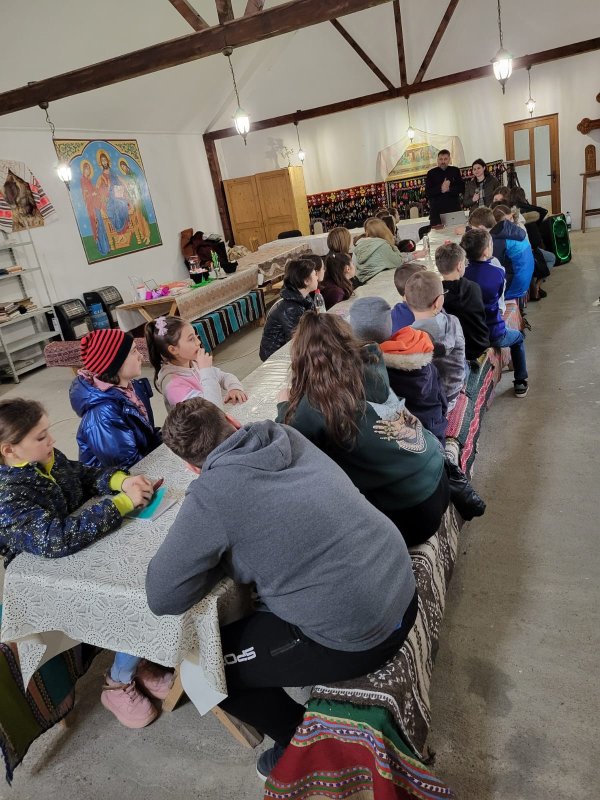 Proiect desfășurat în cadrul Concursului național catehetic de către două parohii ieșene 289109