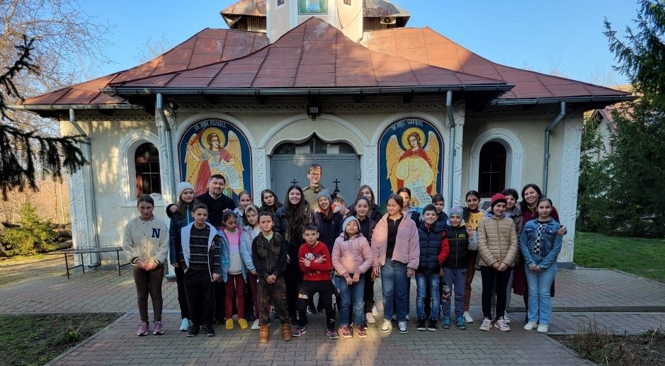 Proiect desfășurat în cadrul Concursului național catehetic de către două parohii ieșene 289110