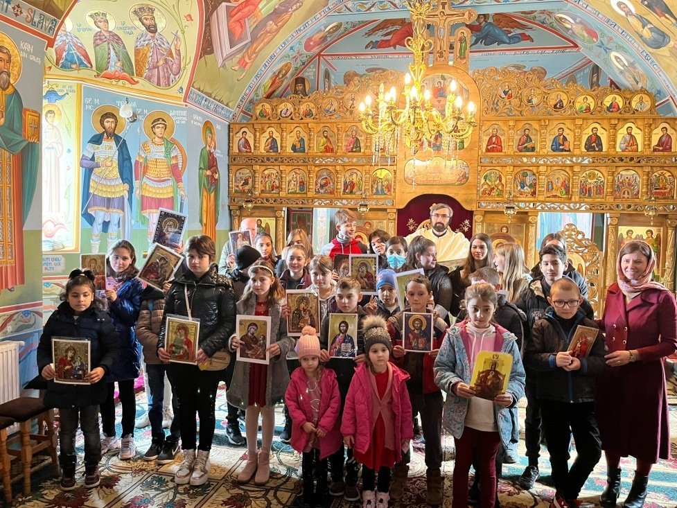 Proiect desfășurat în cadrul Concursului național catehetic de către două parohii ieșene 289111