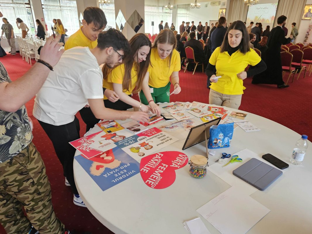 Sesiune de formare pentru voluntari în Mitropolia Olteniei 289147