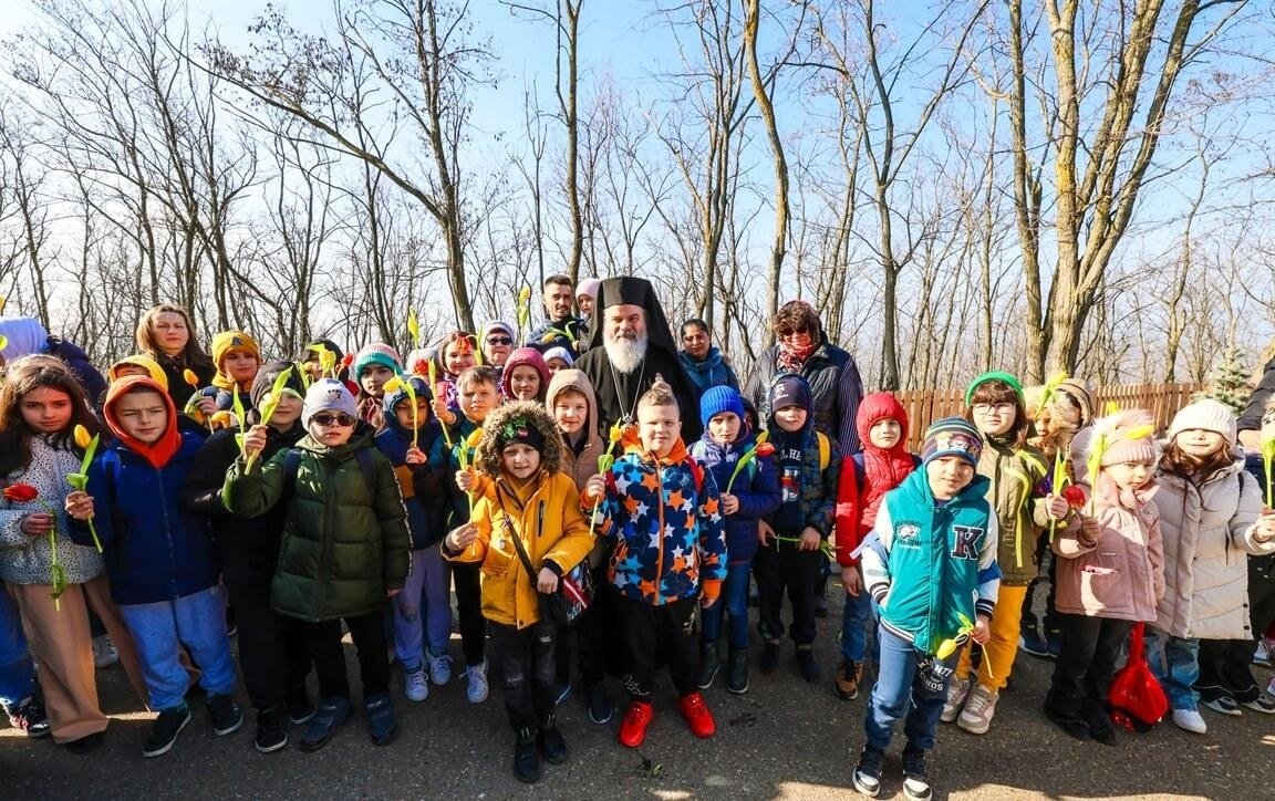 Slujire a Episcopului Hușilor la Mănăstirea Movila lui Burcel 289090