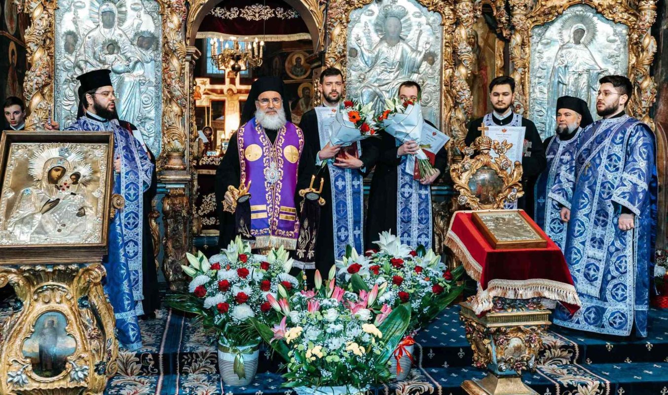 Vecernia Iertării la Catedrala Arhiepiscopală din Roman 289092