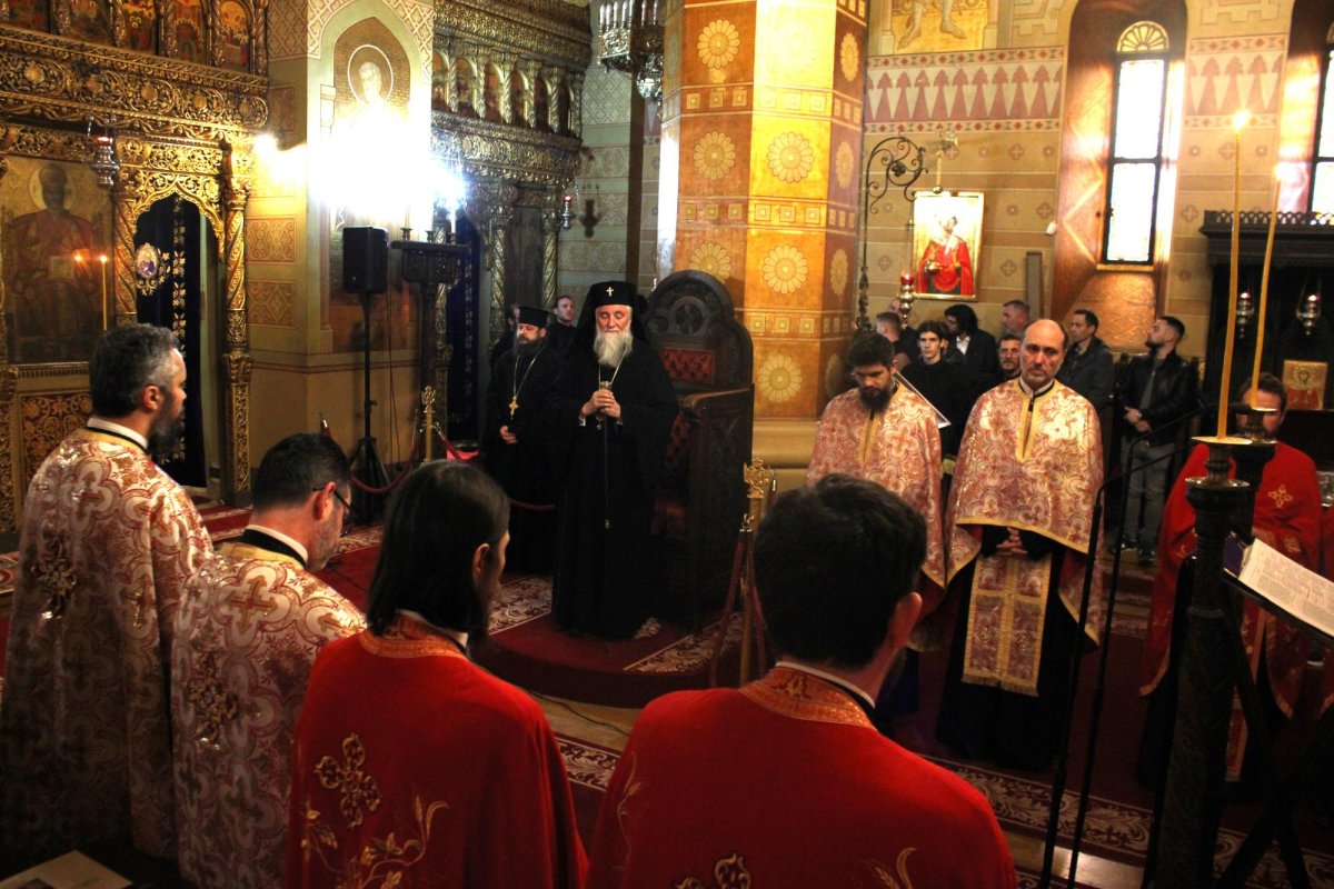 Mitropolitul Olteniei în a doua zi a Canonului Mare 289260