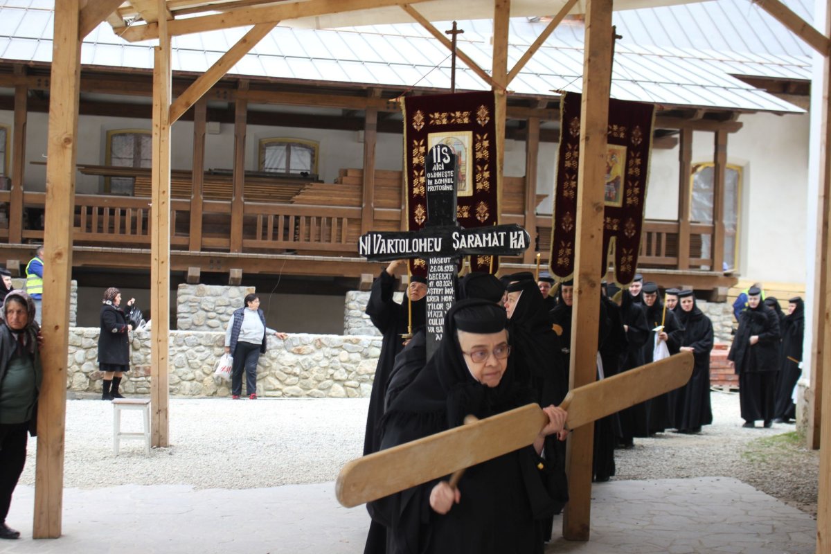 Prohodirea duhovnicului Mănăstirii Tismana 289321