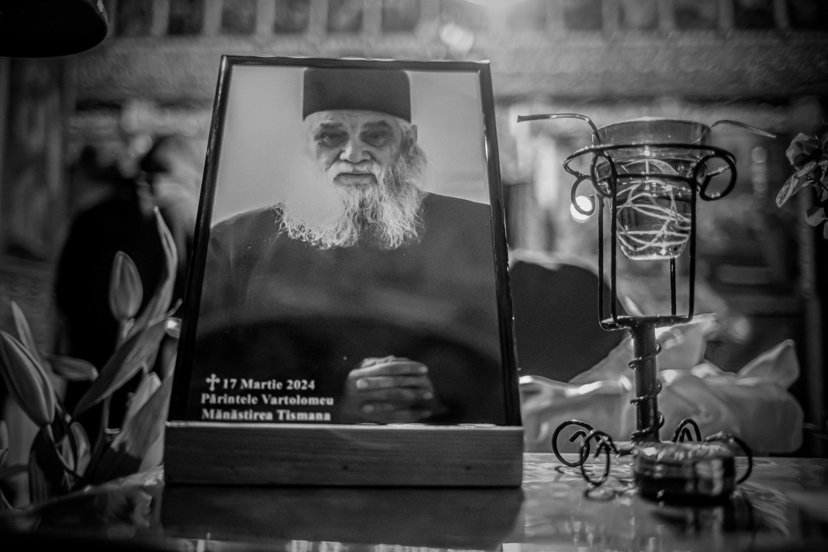 Prohodirea duhovnicului Mănăstirii Tismana 289322