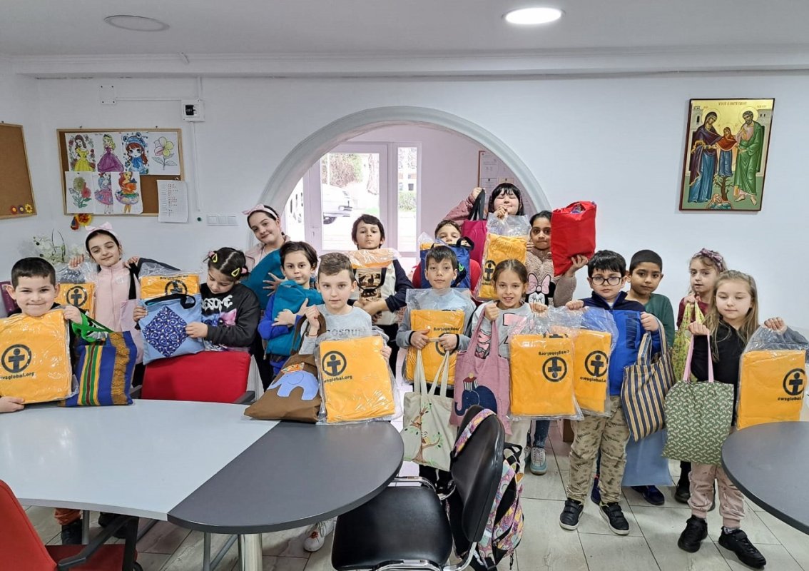 Sprijin pentru elevii din familii vulnerabile în Episcopia Devei şi Hunedoarei 289309