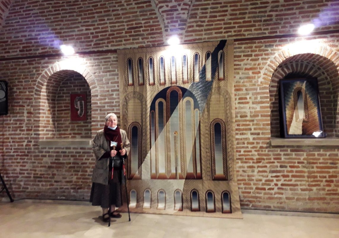 Firul de aur al unei artiste dăruite 289487