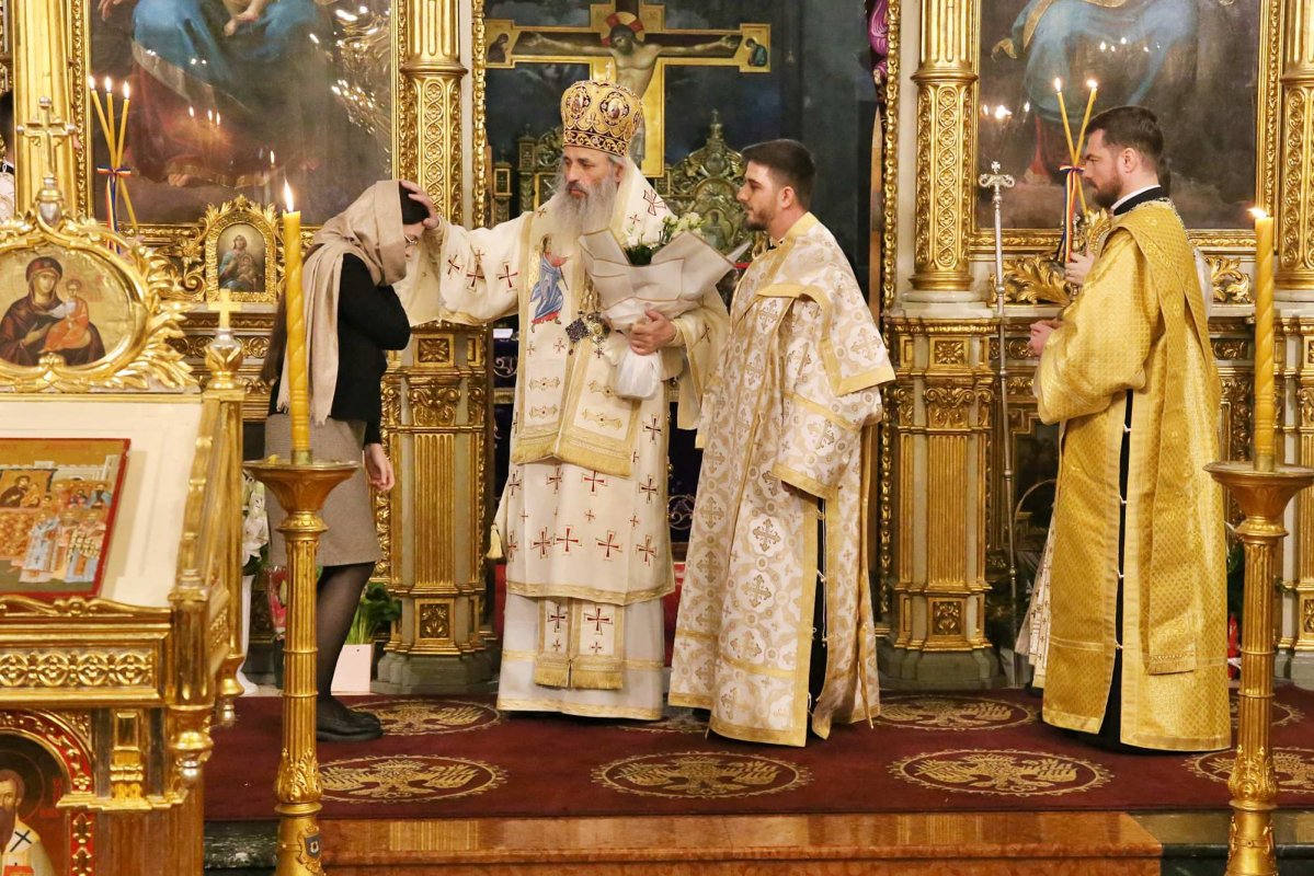 „A fi creștin ortodox înseamnă a fi în duh și-n adevăr” 289611