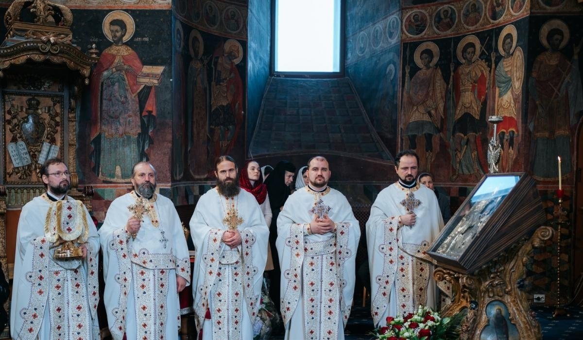 Hirotonii la Catedrala Arhiepiscopală din Roman 289614