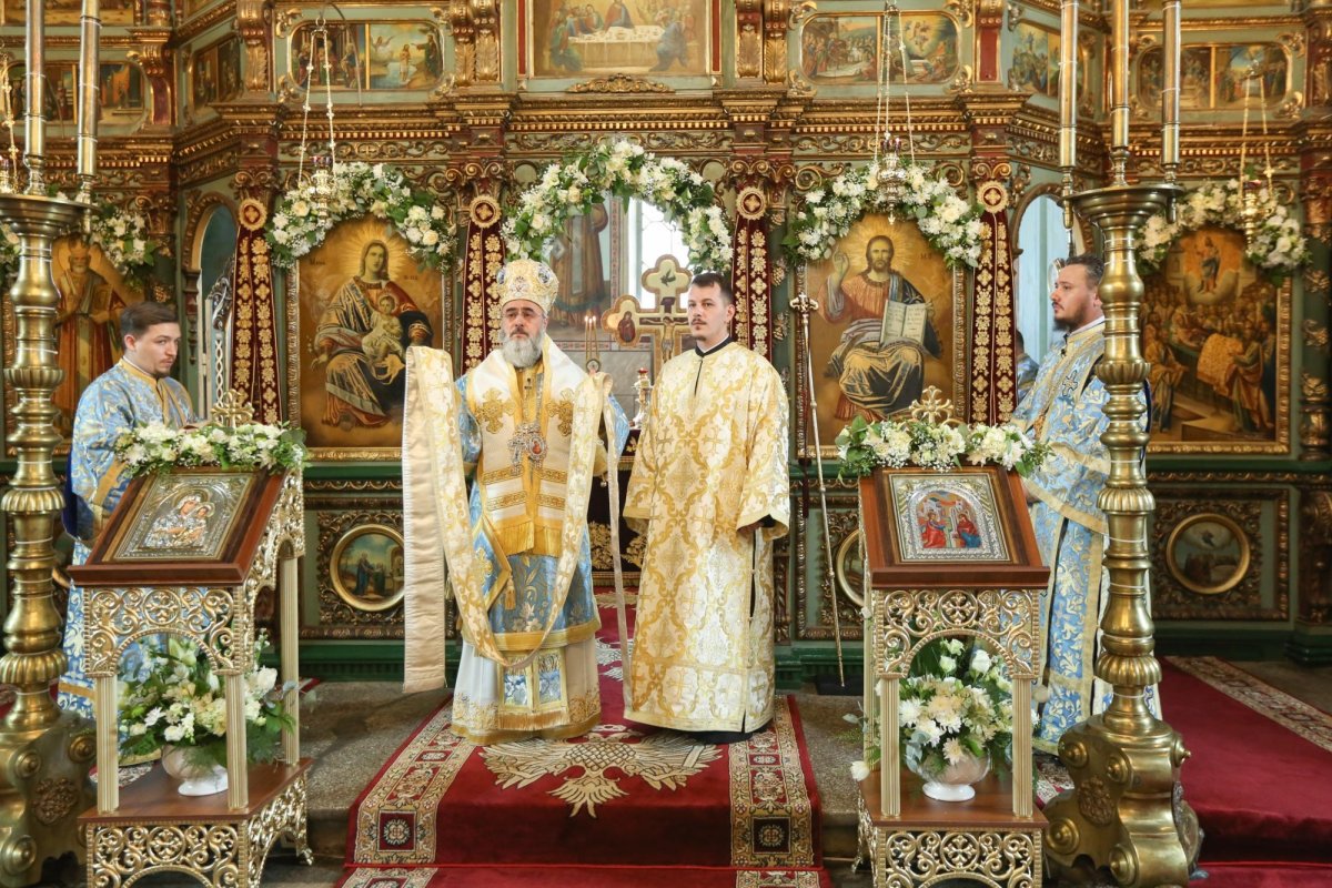 Praznicul Bunei Vestiri la o parohie din Vrancea  289793