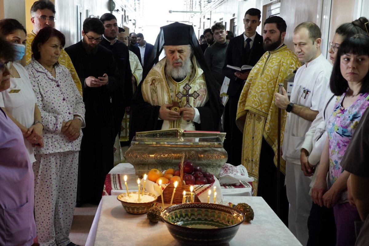 Moaștele unor sfinți tămăduitori la Spitalul Județean din Galați 289891