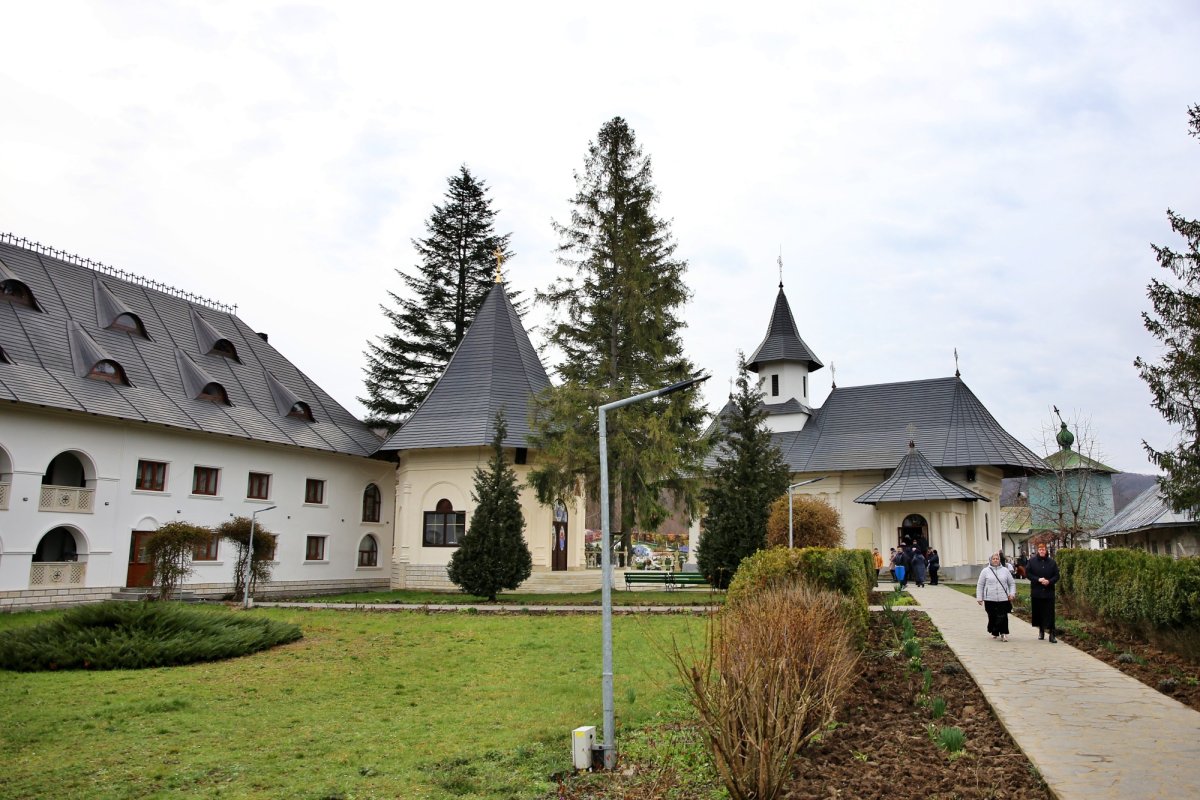 „Un praznic al întregii creații” 289851