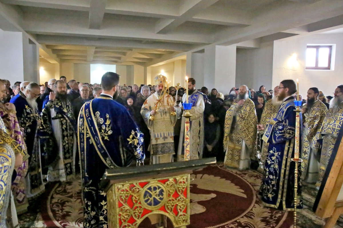 „Un praznic al întregii creații” 289855